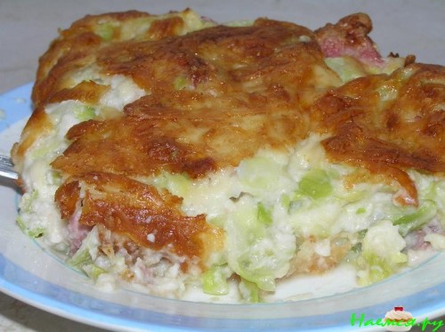 Капустная запеканка с сыром и ветчиной