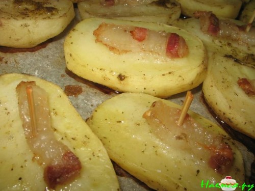 Картофель печенный с беконом