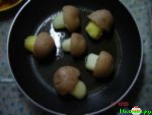 Грибы в лукошке