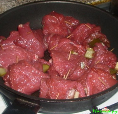 Мясные рулетики с начинкой