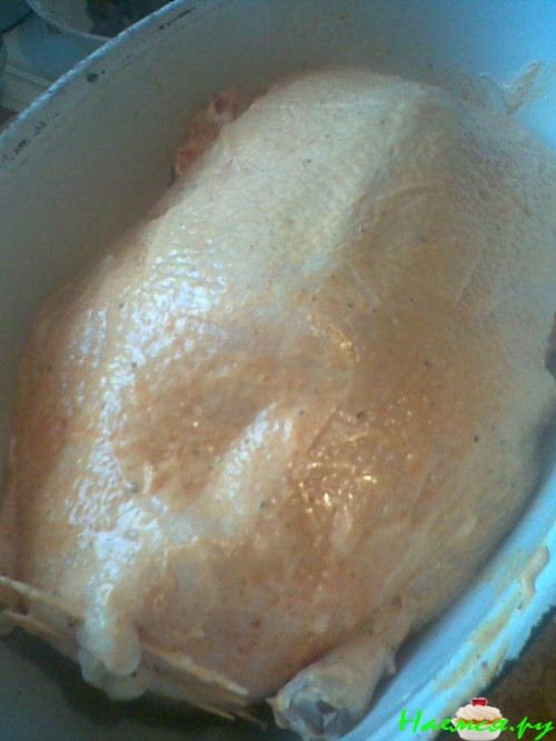 Фаршированная утка домашней лапшой и печенкой