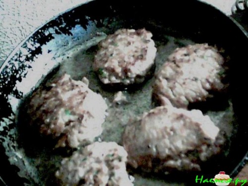 "Куриные котлетки с зеленью"