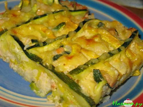 Рисовая запеканка с кабачками и консервированной рыбкой