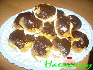 Пирожные из заварного теста с нежным ванильным кремом