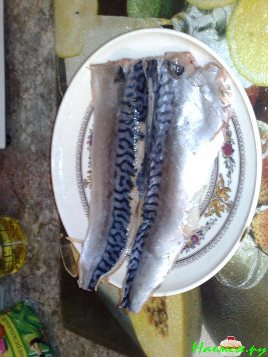 Скумбрия фаршированная сыром и зеленью