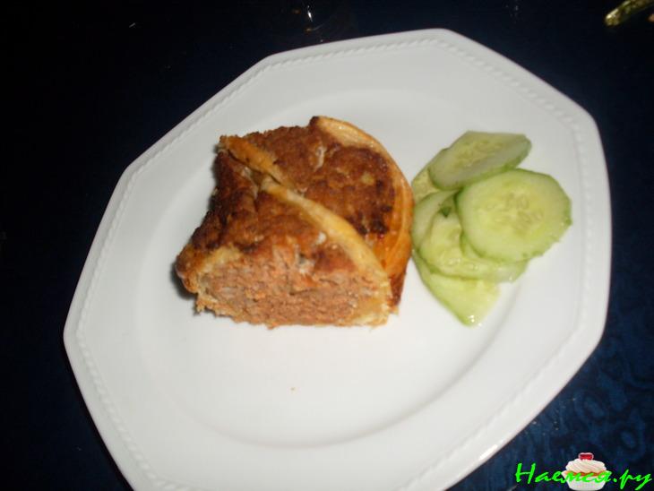 Косичка из слоеного теста с фаршем