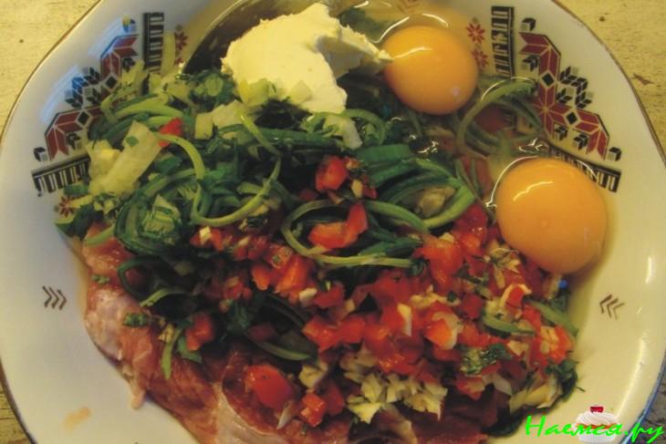 Свинина в кляре с овощами