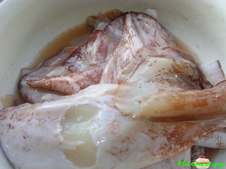 Жареный кальмар в сметане с картофелем