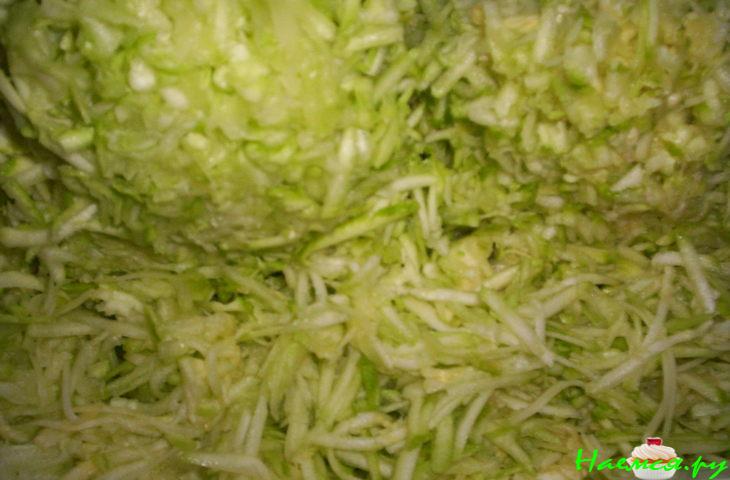 Закуска с тушеным кабачком