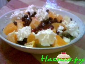 Фруктовый салат с творогом