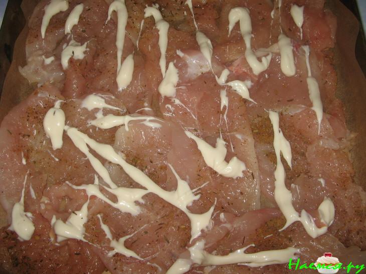 Куриная отбивная в майонезе с чесноком Куриная отбивная в майонезе с чесноком