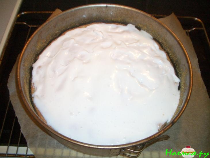 Шарлотка в белковой глазури Шарлотка в белковой глазури