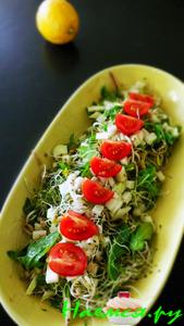 Салат с кольраби и пророщенными семенами Салат с кольраби и пророщенными семенами