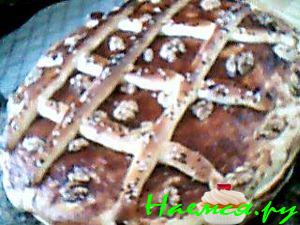 Пирог дрожжевой с орехами и джемом