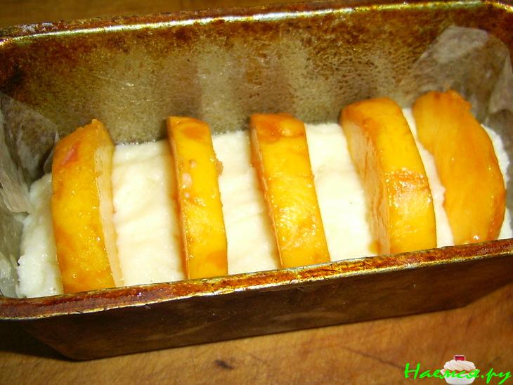 Запеканка манная с персиками