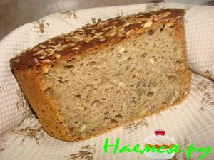 Ржаной хлеб на закваске с семечками: подсолнуха, тыквы, льна (вариант)