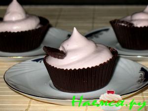 Корзинки из шоколада с ореховой начинкой и кремом