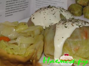 Шарики из капустных листьев