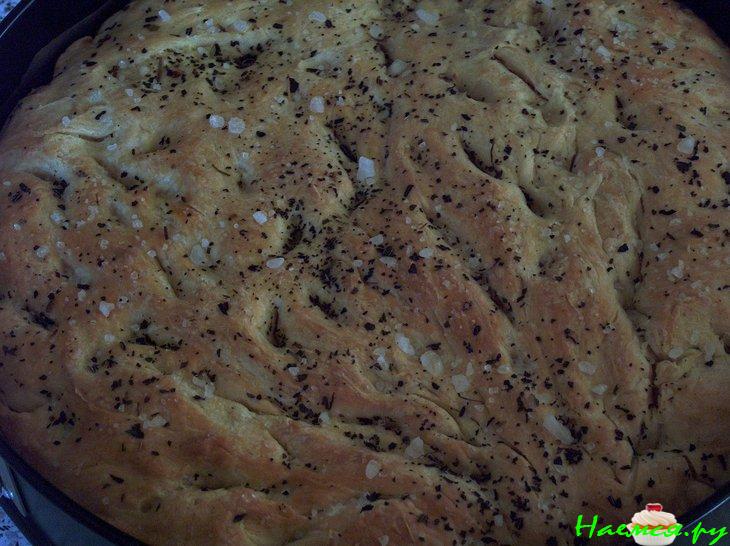 Итальянский масляный хлеб с базиликом