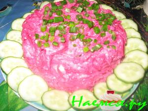 Салат со свеклой, сыром и яйцом