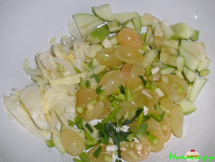 Салат Вальдорф с креветками Салат Вальдорф с креветками