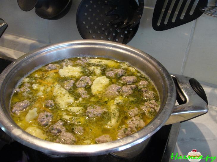 Суп с галушками и фрикадельками
