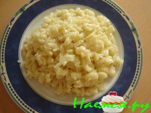 Макароны с сыром по-швабски (шпецле с сыром) Макароны с сыром по-швабски (шпецле с сыром)