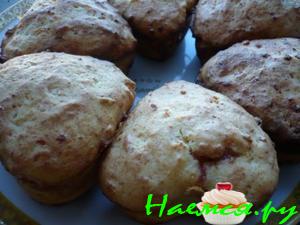 Творожные кексики с ревенем и малиной