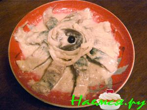 Сельдь под мацонным соусом