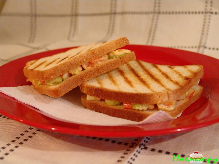 Сандвичи с салатом из морепродуктов