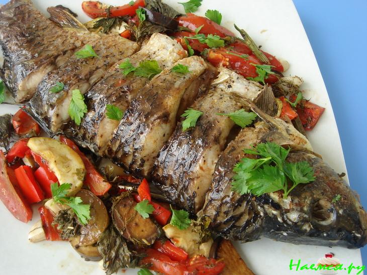Запеченная рыба с овощами