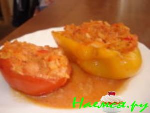 Фаршированный рисом овощи