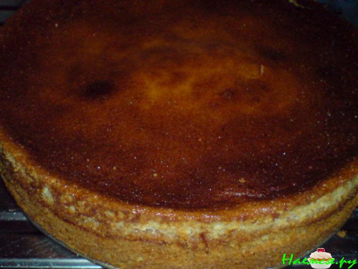 Яблочный пирог под медово-сметанно-яичной заливкой