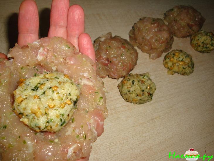 Куриные котлеты со сливочно-ореховой начинкой