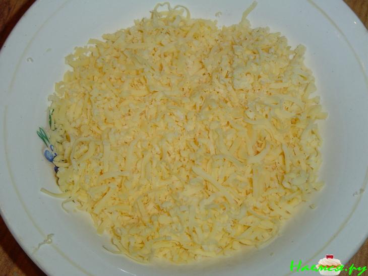 Чернослив фаршированный сыром с орехами и вином