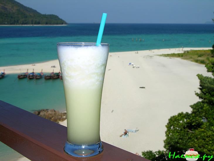 Бананово-ананасовый шейк