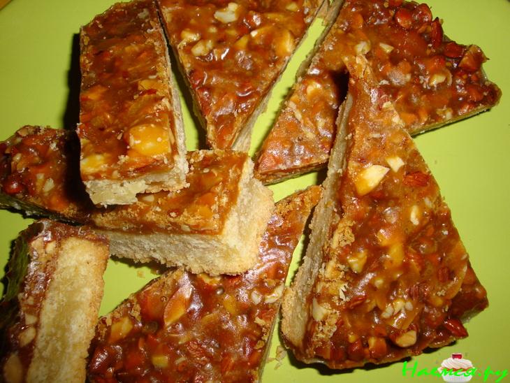 Пирог с миндалем и медом