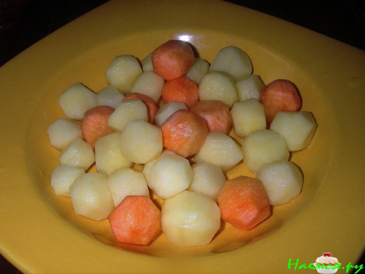 Картофельный суп с фрикадельками и шпинатом