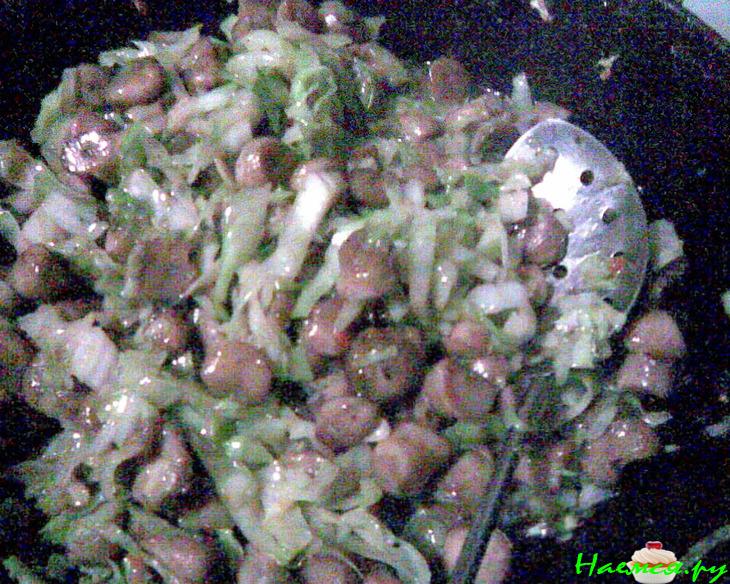 Легкий пирог - запеканка с капустой, шампиньонами и куриным мясом Легкий пирог - запеканка с капустой, шампиньонами и куриным мясом