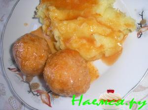 Тефтельки с пшеничной крупой в манной панировке и в томатном соусе