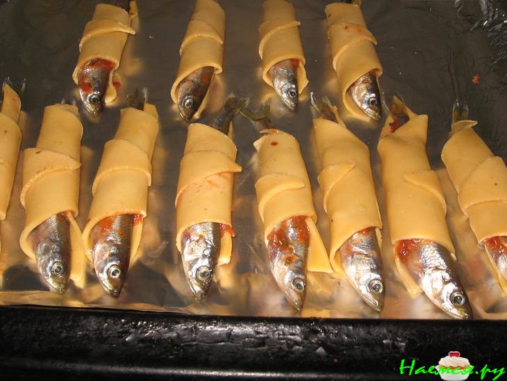 Рогалики с корюшкой