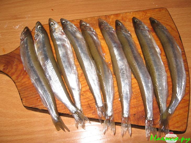 Рогалики с корюшкой