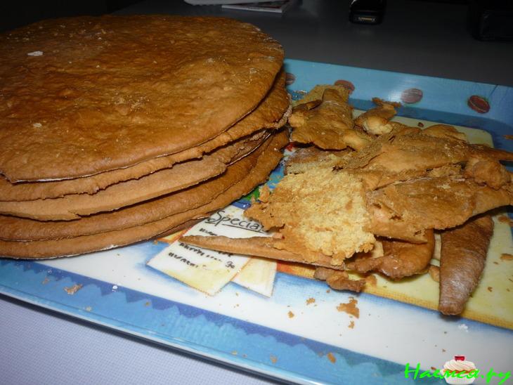 Торт 'Медовик' со сметанным кремом в глазури