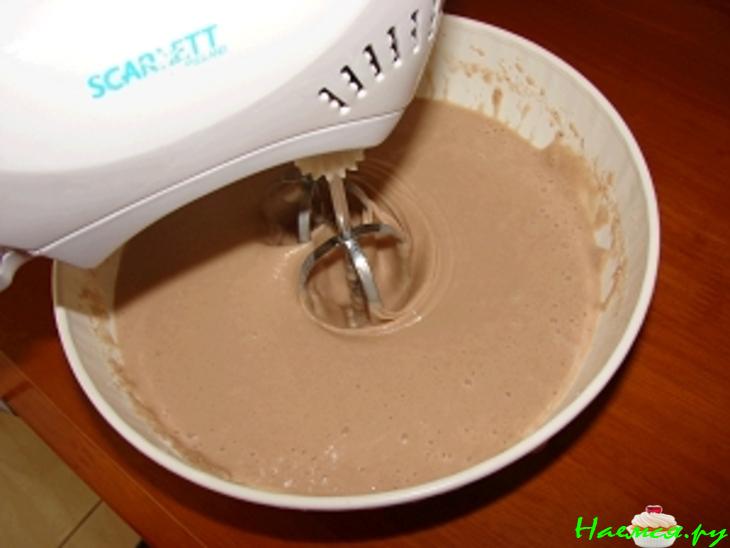 Бисквит из кислого молока (всегда получается и не требует пропитки) и пирожные из него!