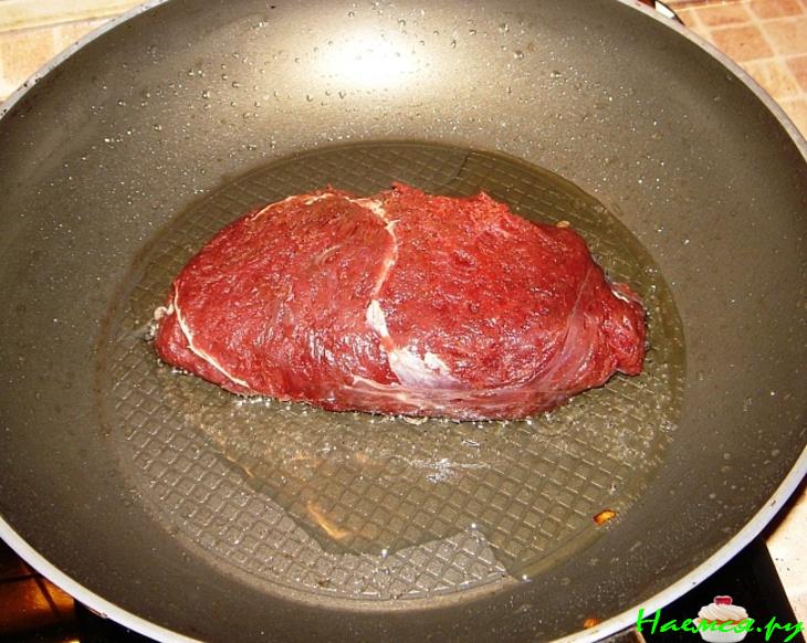 Оленина в брусничном соусе Оленина в брусничном соусе