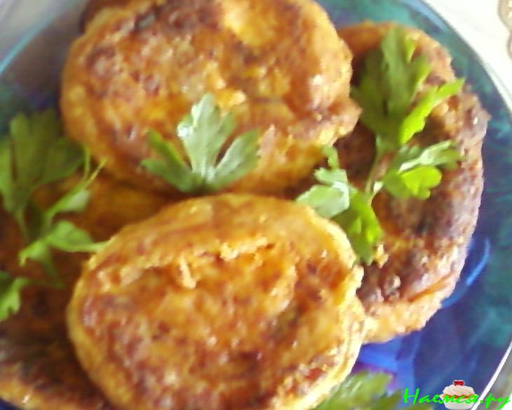 Мини-пицца с вареной колбаской и грибами Мини-пицца с вареной колбаской и грибами