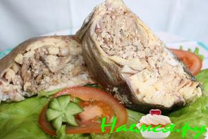 Форель фаршированная грибами и орехами с луком