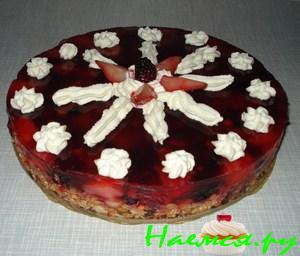 Ягодный торт на корже из мюсли