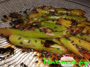 Спаржа с кунжутом