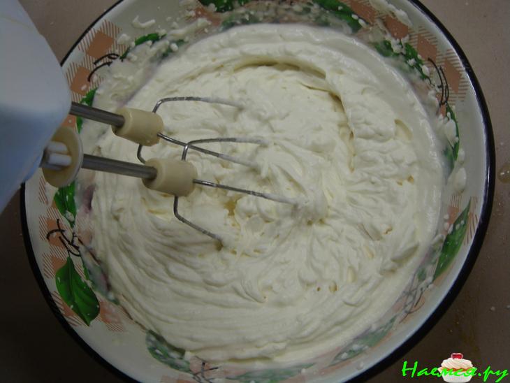 Десерт с песочным печеньем и фруктами Десерт с песочным печеньем и фруктами